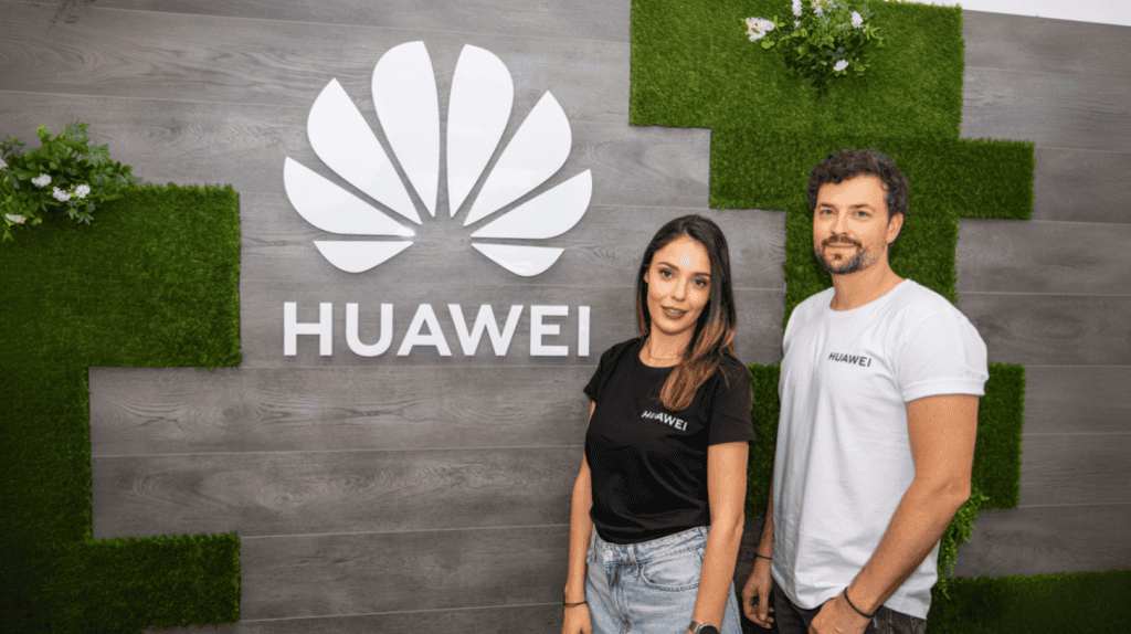 Евелин Костова и Владимир Зомбори с нова кампания за сервиза на HUAWEI – видеа с усмивки и полезни съвети, които показват как техниката може да получи втори живот.