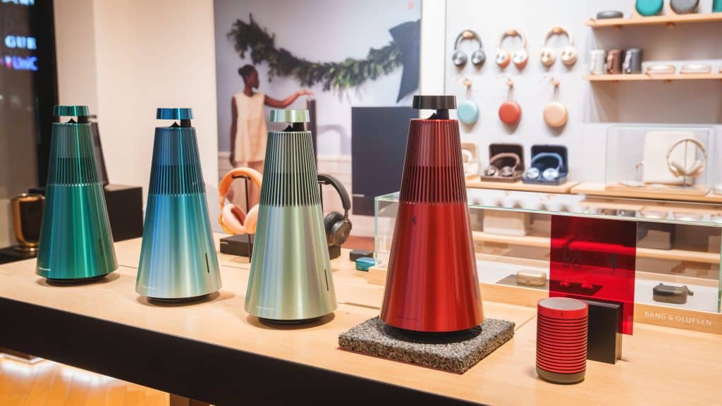 Bang & Olufsen отбеляза 100 години съвършен звук и дизайн с елегантно събитие в шоурума си в София и премиера на юбилейната Centennial Collection.