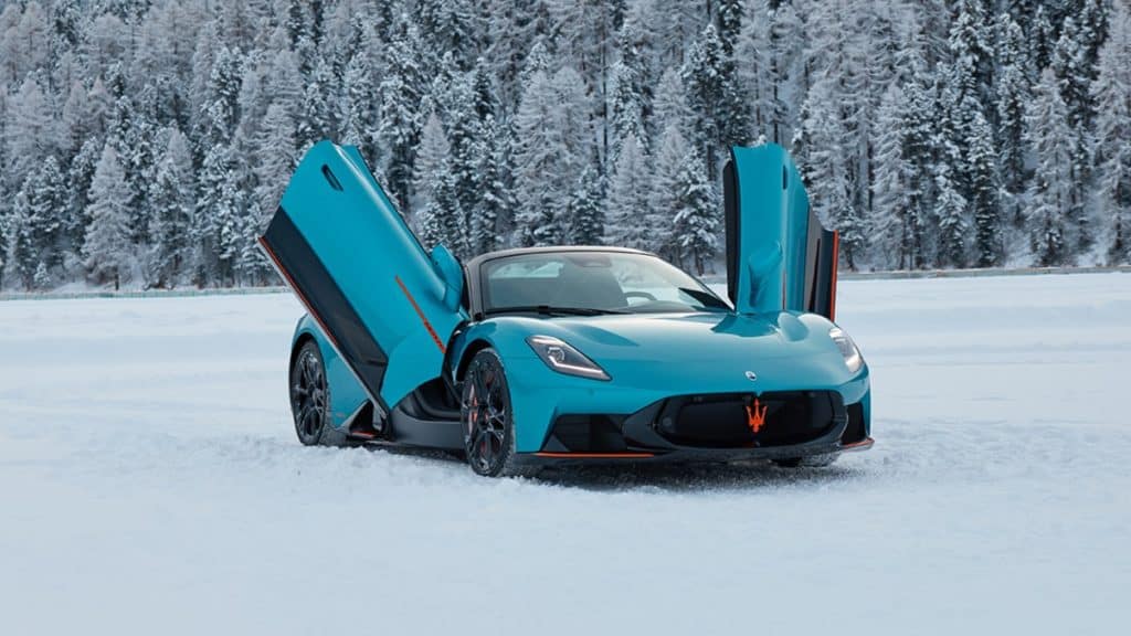 Ексклузивният Maserati MCPURA Cielo – FROZEN MAGMA дебютира в Санкт Мориц – автомобил „one of one“, в който ледени нюанси и огнени акценти се срещат в чиста енергия.