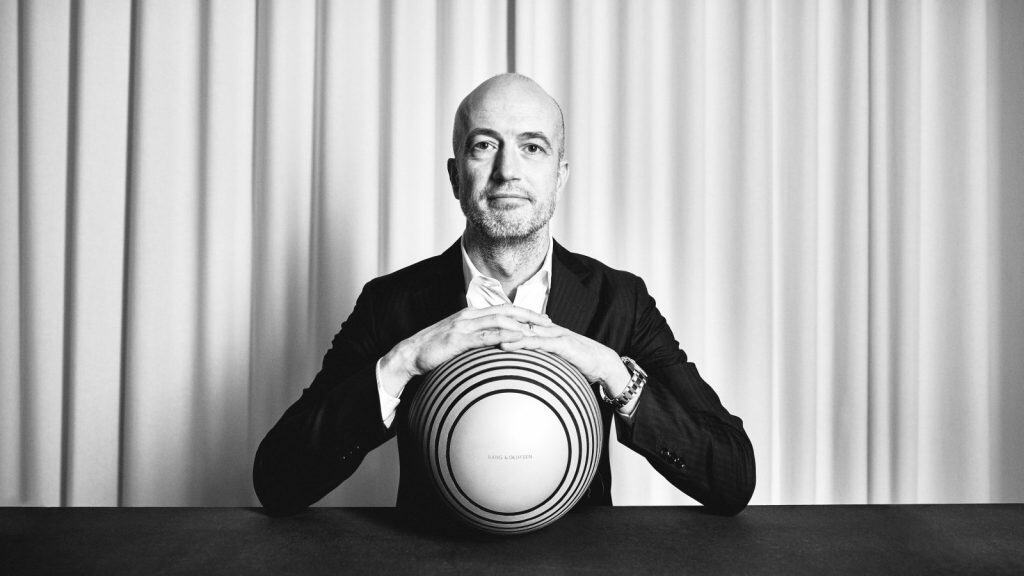 Bang & Olufsen представя нов landscape говорител на ISE 2026 – първото външно аудио решение на марката, създадено за дизайн и звук отвъд стените.