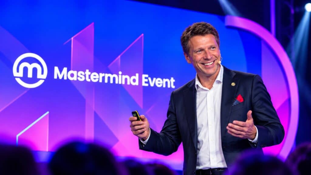 На Mastermind Event 2026 Кеш Матулионис разказа как изгубил имотен бизнес за милиони, преосмислил успеха и избрал нов път към финансова свобода.